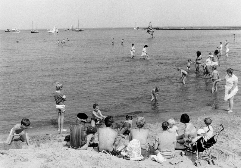 Strand 1985.jpg